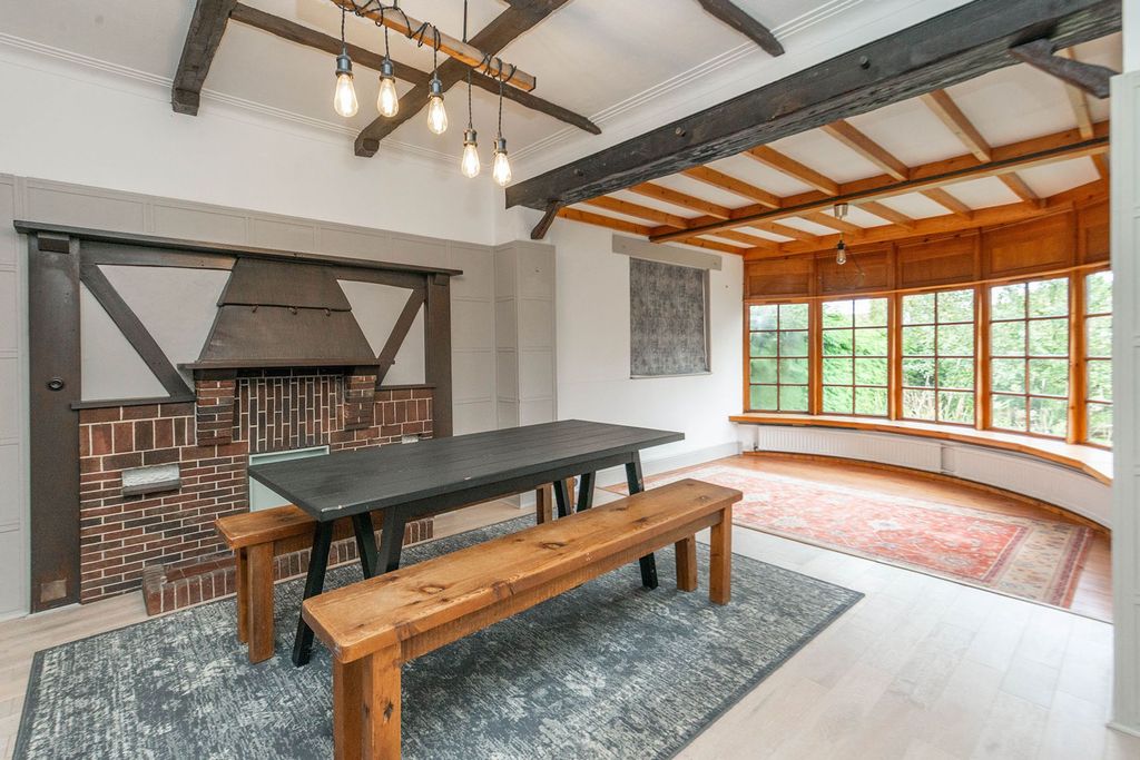 Property photo 2 of 29