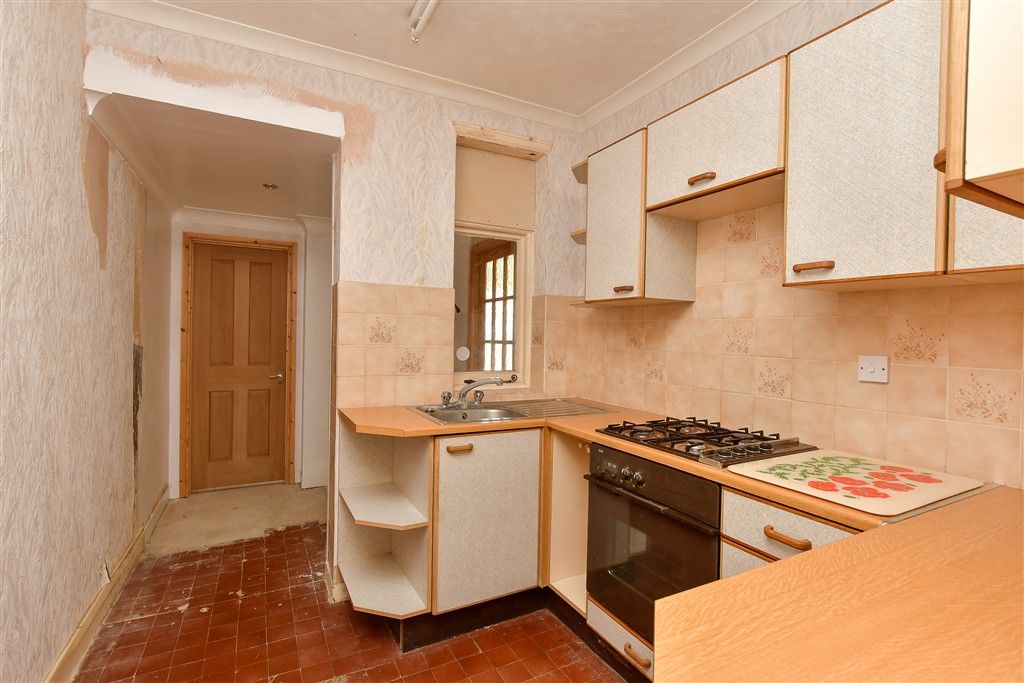 Property photo 3 of 12 Kitchen