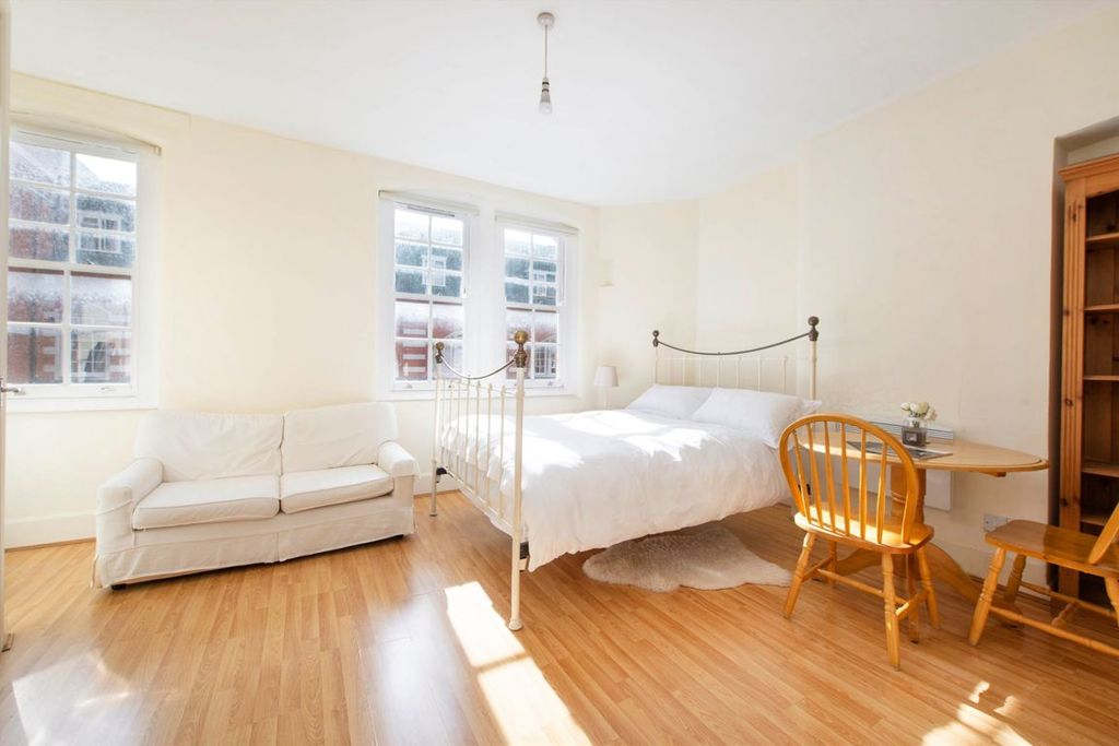 Property photo 2 of 3