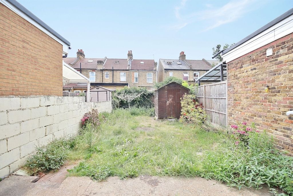 Property photo 3 of 8