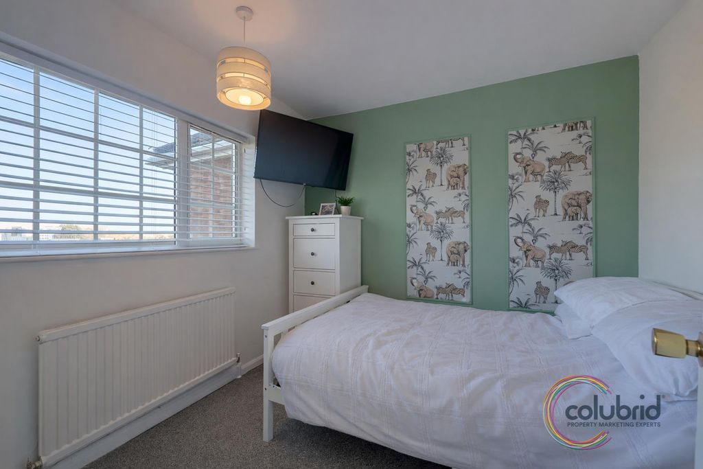 Additional image 13 of 4 bed end terrace house for saleWhitmore Avenue, Grays RM16