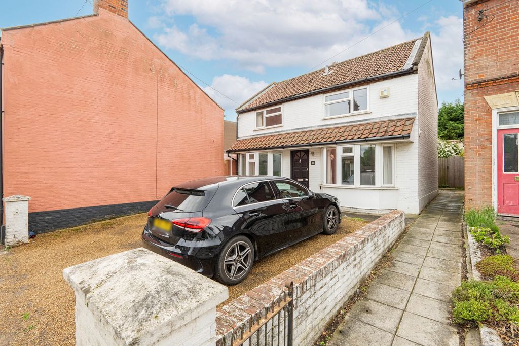 Property photo 2 of 19