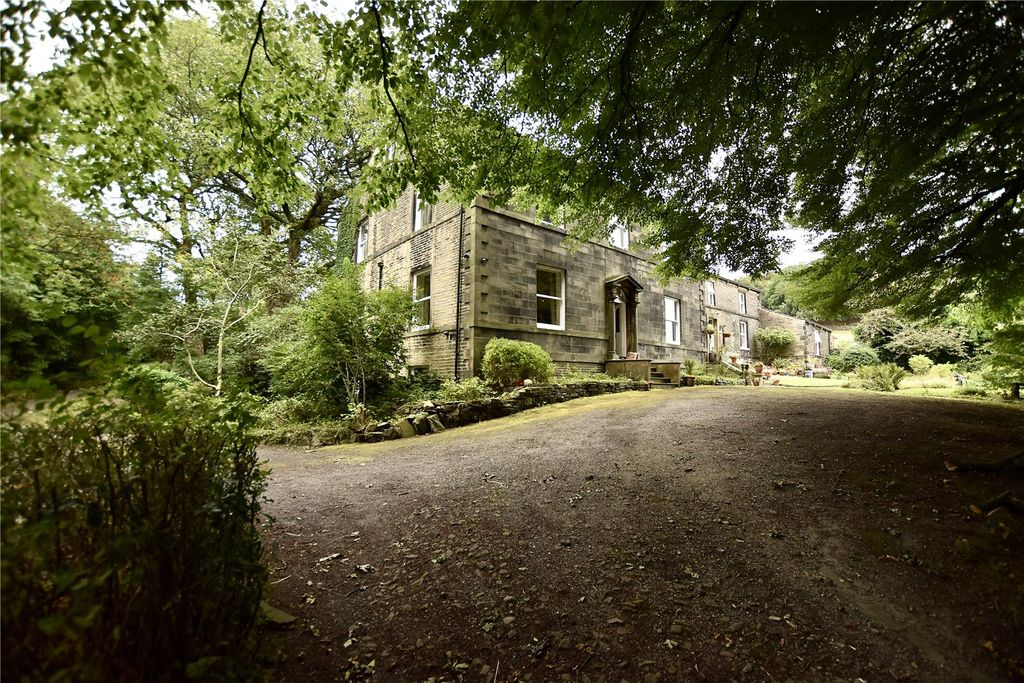 Property photo 2 of 33 Front External