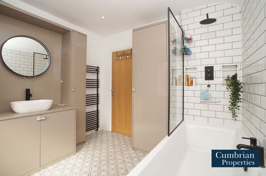 Property photo 2 of 15 Bathroom