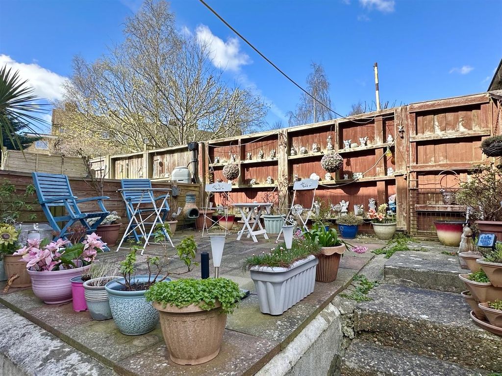 Property photo 2 of 19