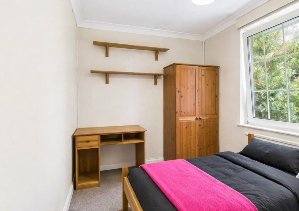 Property photo 1 of 11 Bed 1