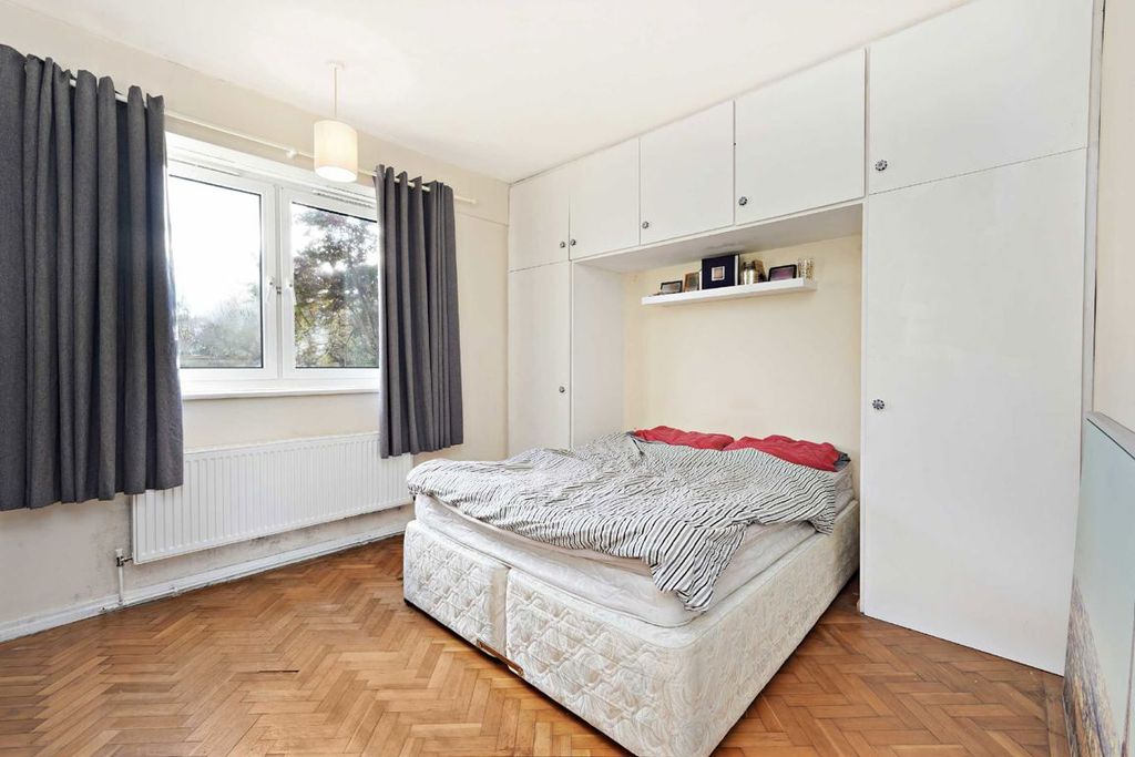 Property photo 3 of 5