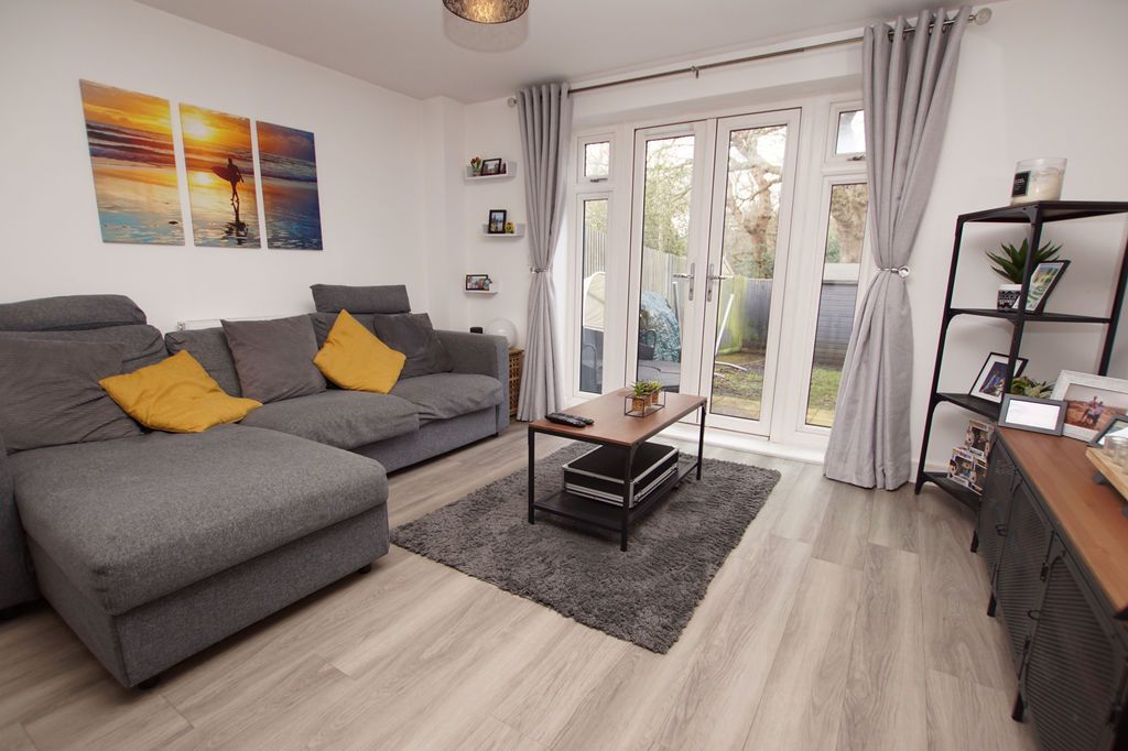 Property photo 2 of 16 Lounge Area