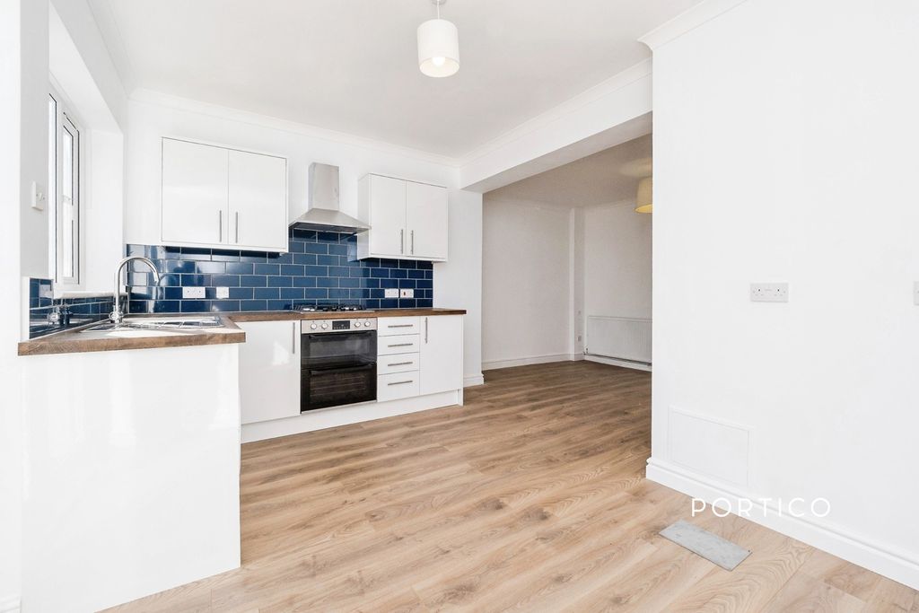 Property photo 3 of 14 Pbox-Img.Jpg