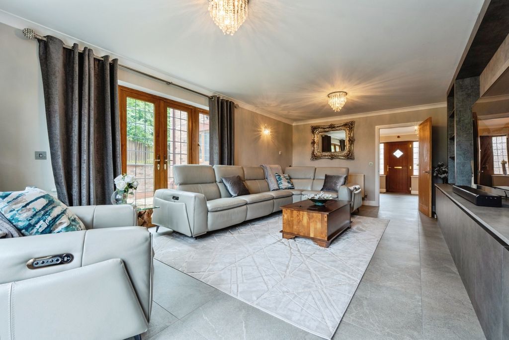 Property photo 2 of 37 Pbox-Img.Jpg