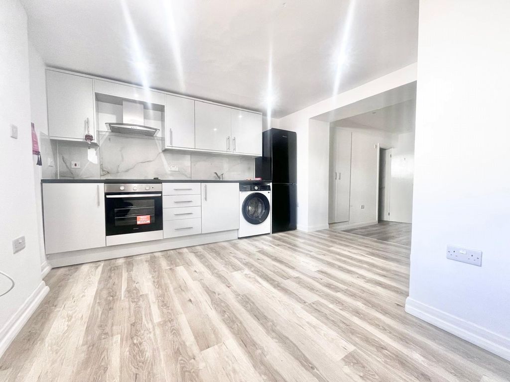 Property photo 1 of 5 Studio