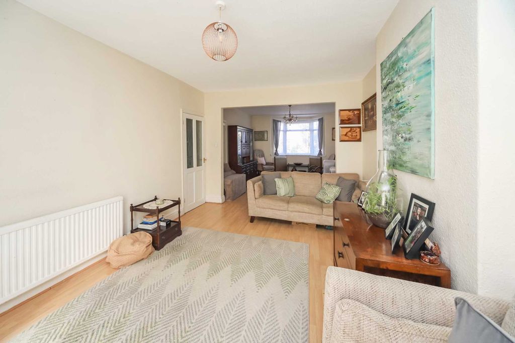 Additional image 4 of 3 bed semi-detached house for saleLancaster Avenue, Hitchin SG5
