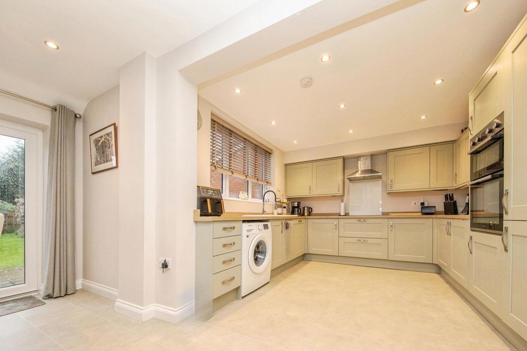 Property photo 2 of 21 Pbox-Img.Jpg