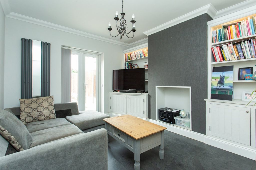 Property photo 3 of 19 Picture 3