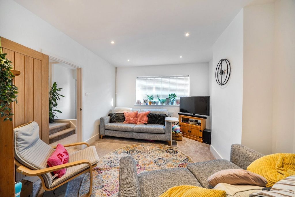 Property photo 3 of 10 Picture No. 25