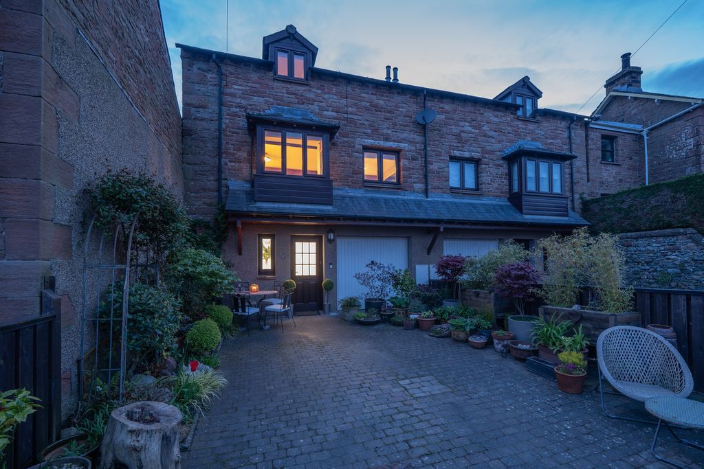 Property photo 1 of 34