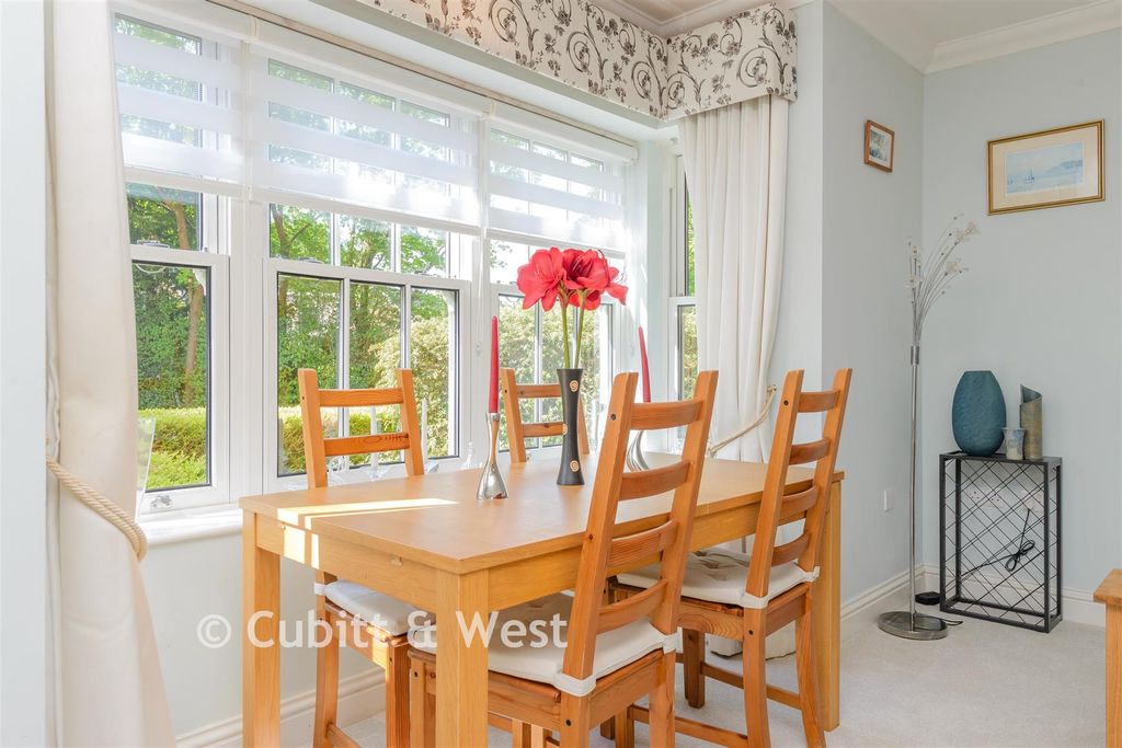 Property photo 3 of 13 Internal Lifestyle Photograph