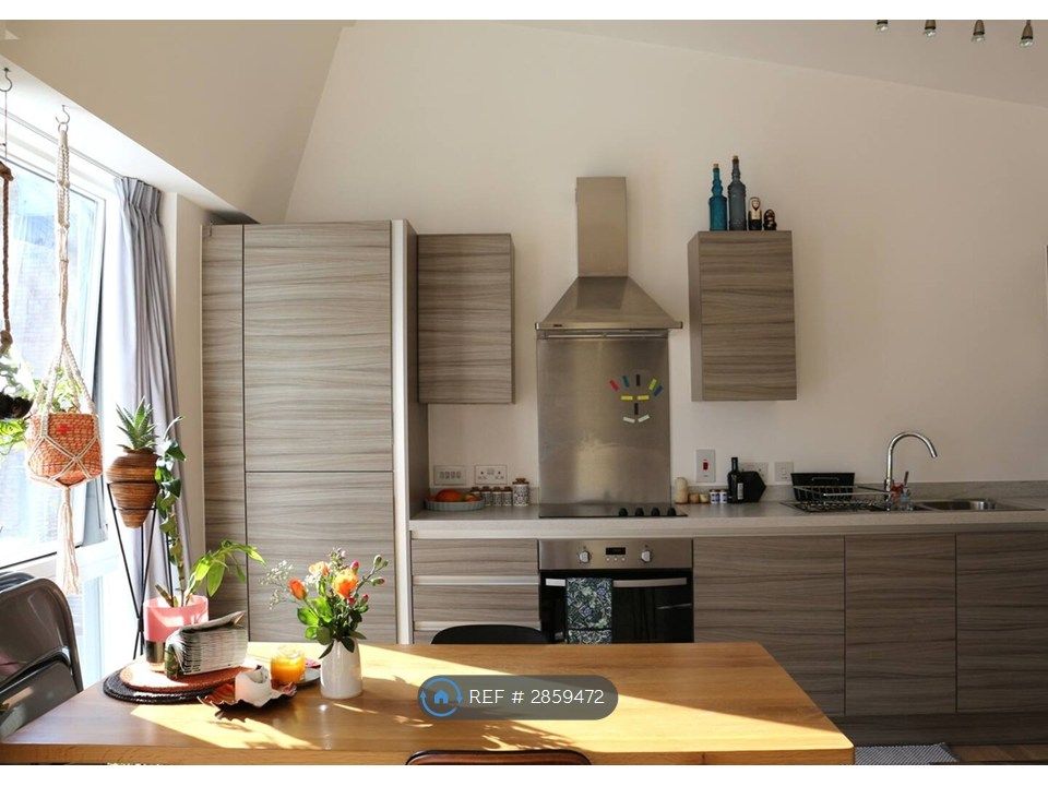 Property photo 2 of 7 Kitchen