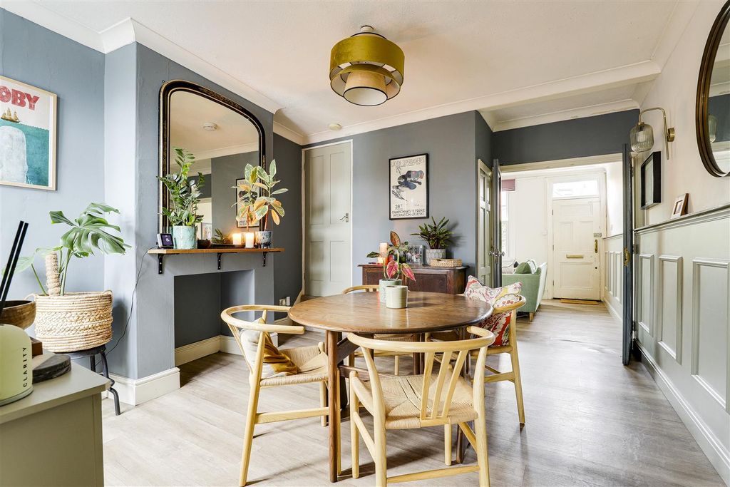 Property photo 3 of 18 06.Jpg