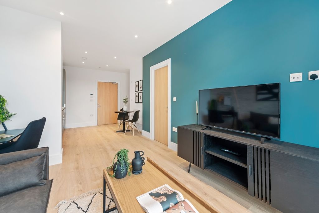 Property photo 3 of 7 Syward Place, F2 Ph5