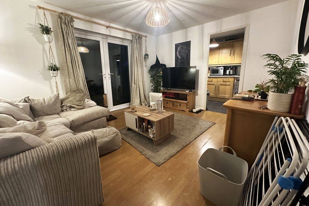 Property photo 2 of 9 Photo 3