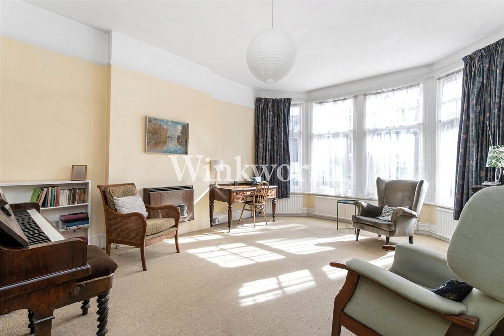 Property photo 2 of 16 Picture No. 13