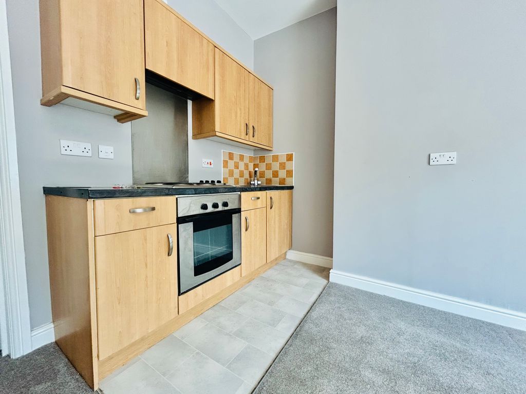 Property photo 3 of 5 Kitchen