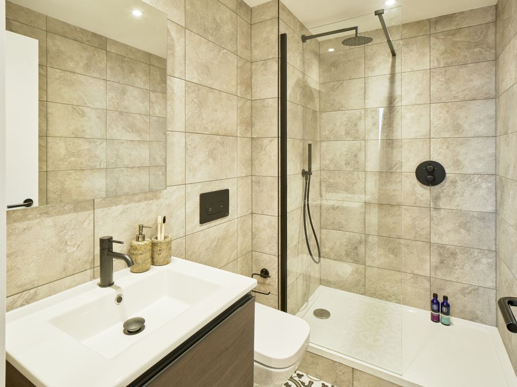 Property photo 2 of 12 Oneeastsideapts26...