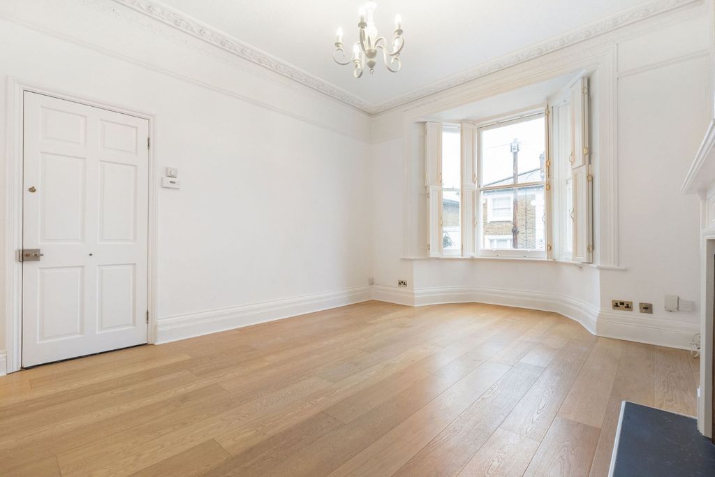 Property photo 3 of 10 4762843