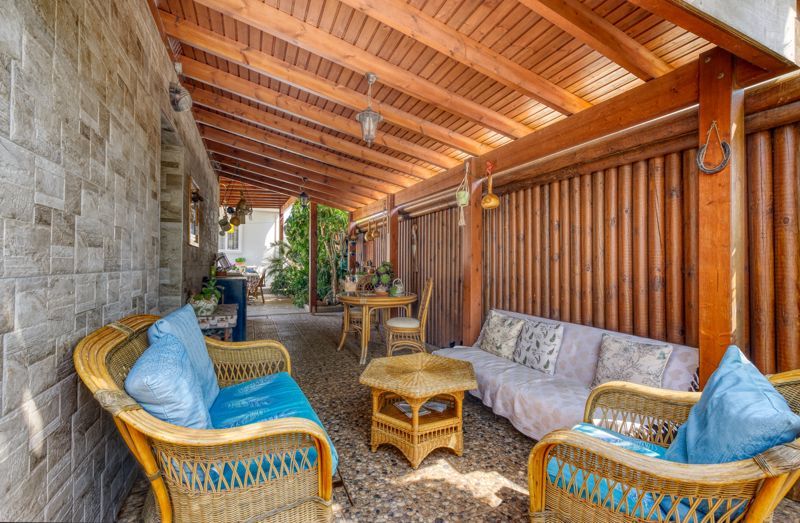 Property photo 3 of 19 Side Veranda
