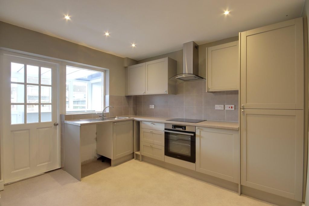 Property photo 1 of 15 Kitchen