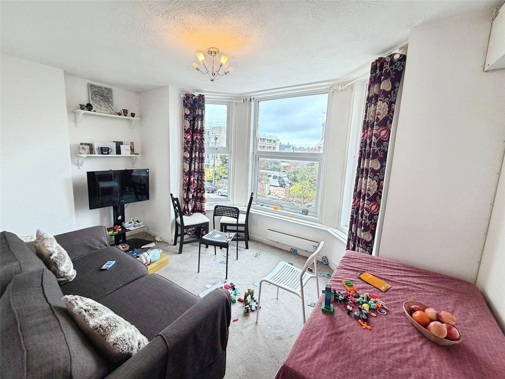 Property photo 2 of 8 Lounge/Diner