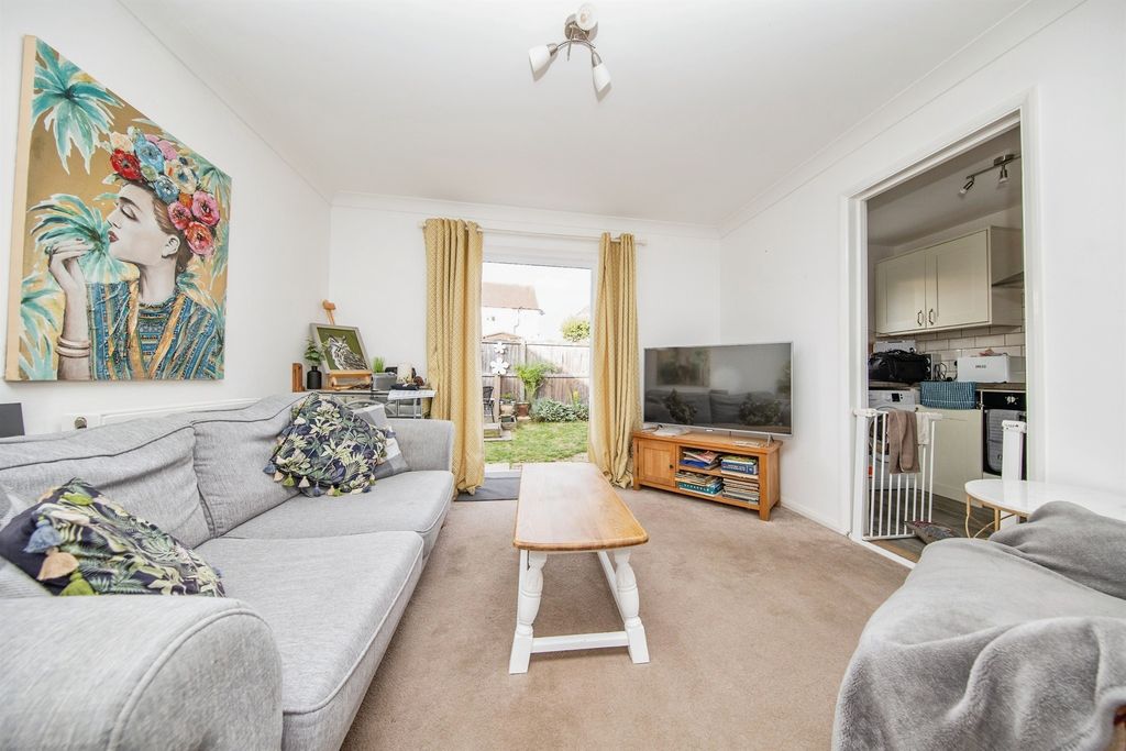 Property photo 2 of 17