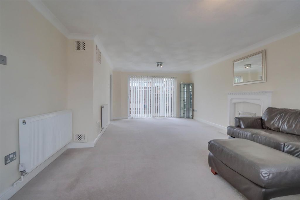 Property photo 2 of 18 81 Beauchamps Drive New.Jpg