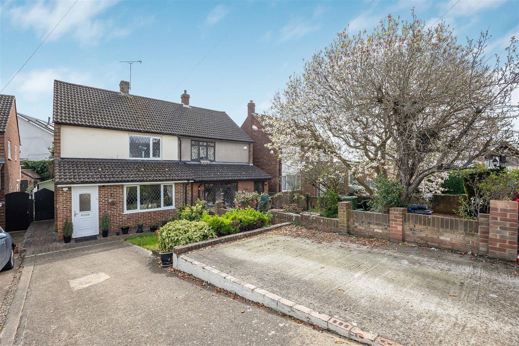 Property photo 1 of 16 Front