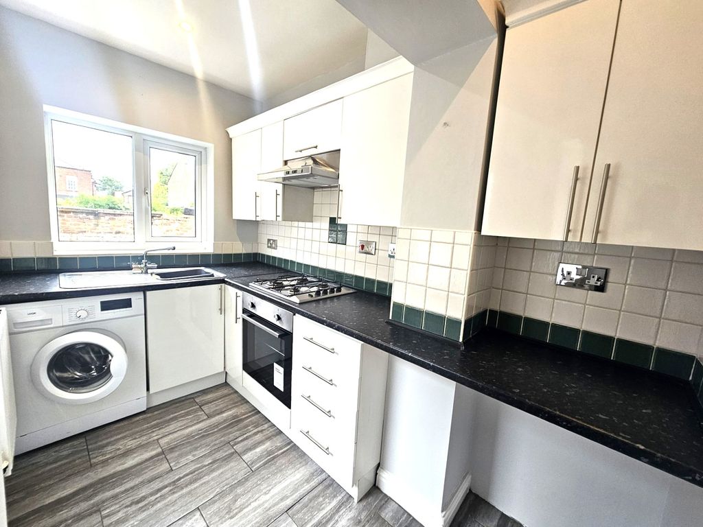 Property photo 1 of 8 Kitchen