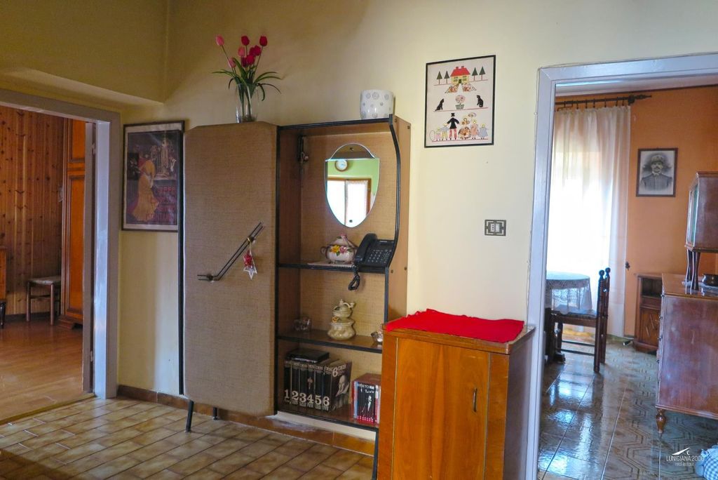 Property photo 3 of 34