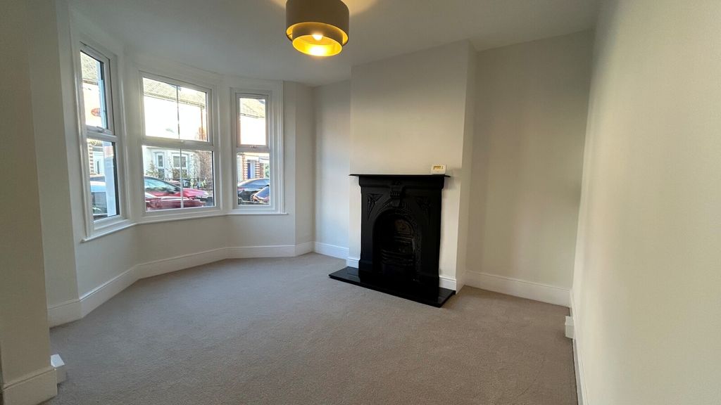 Property photo 2 of 12 Picture No. 08