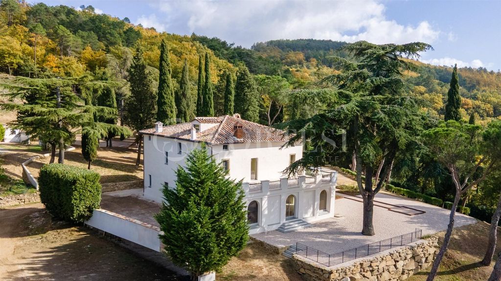 Property photo 1 of 60 Prestigious 18th-Century Residence With Lake Trasimeno View