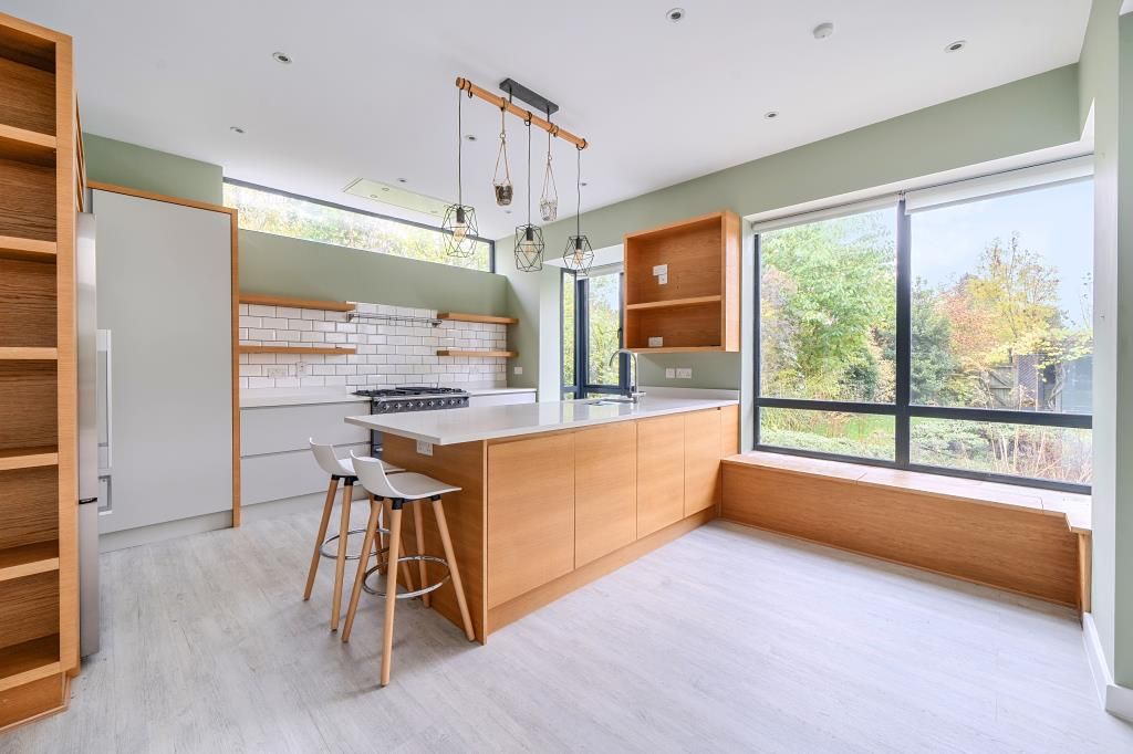 Property photo 3 of 20 Kitchen