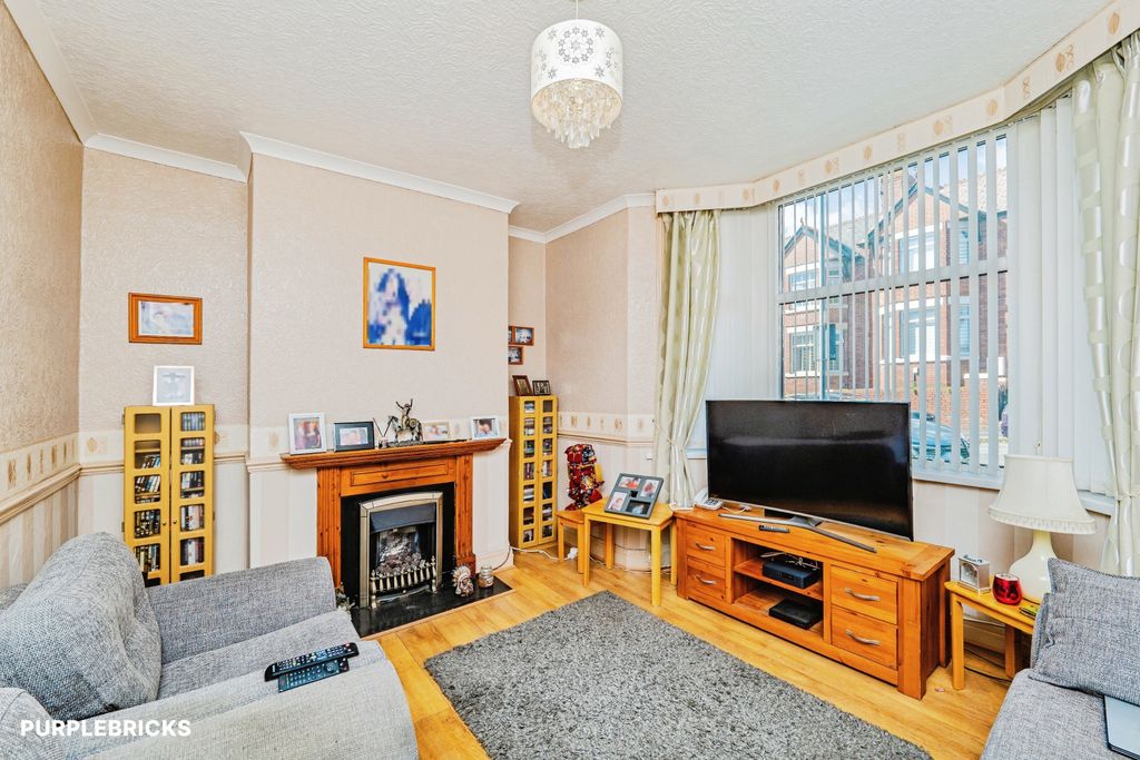 Property photo 2 of 33