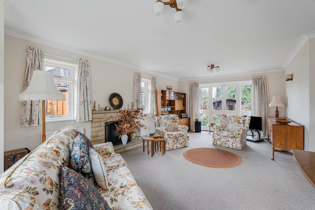 Property photo 2 of 20