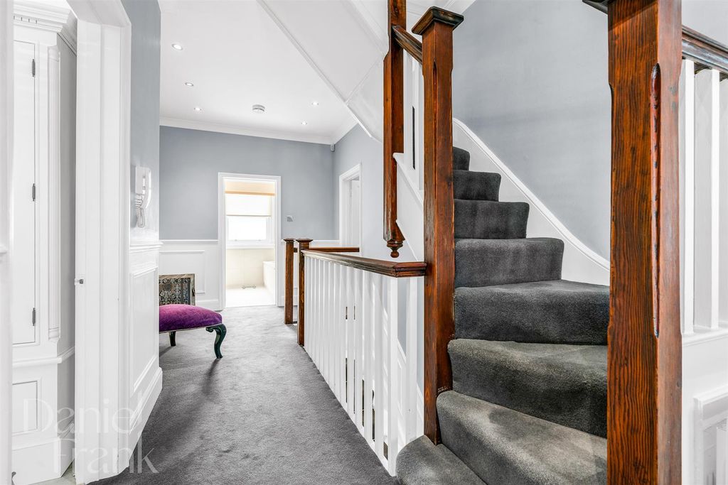 Additional image 41 of 5 bed detached house for saleThe Uplands, Loughton IG10