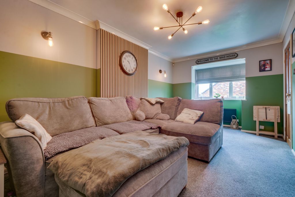 Property photo 2 of 22 Lounge  1