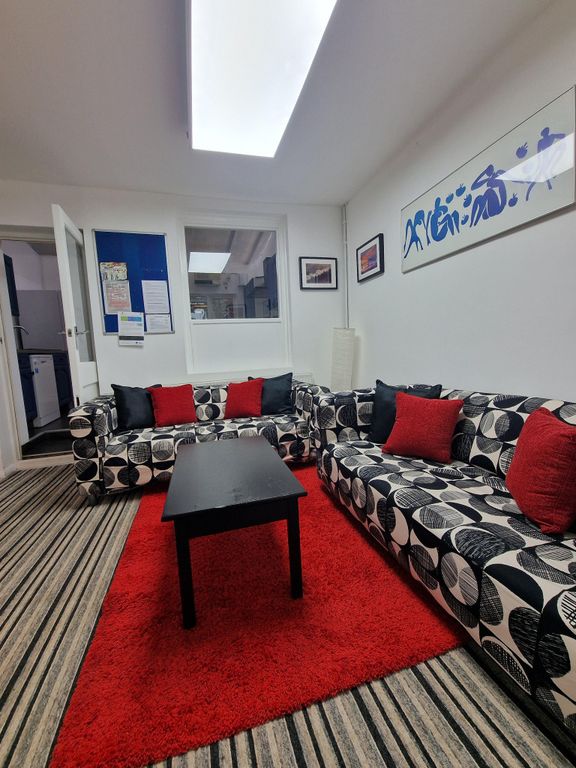 Property photo 2 of 25