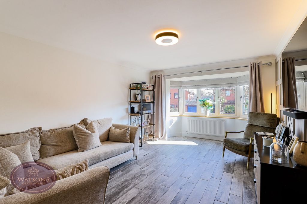 Property photo 3 of 27