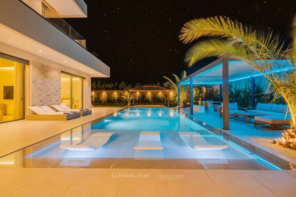 Property photo 2 of 40