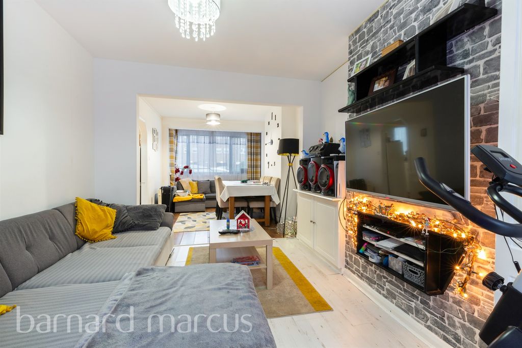 Property photo 3 of 8