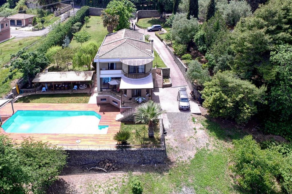 Property photo 1 of 17 Image: 0