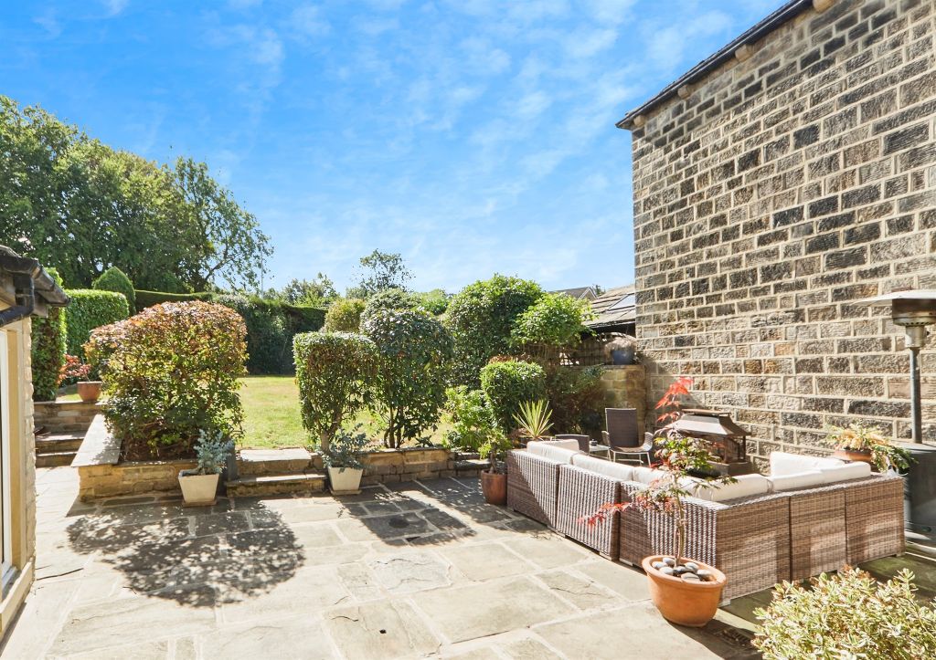 Property photo 2 of 31